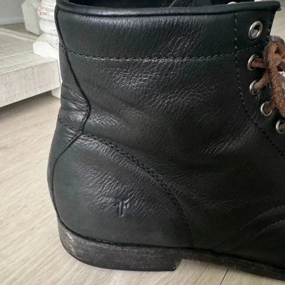 Frye
Men's Tyler Leather Lace-Up Boots
$328 Retail - Picture 6 of 14